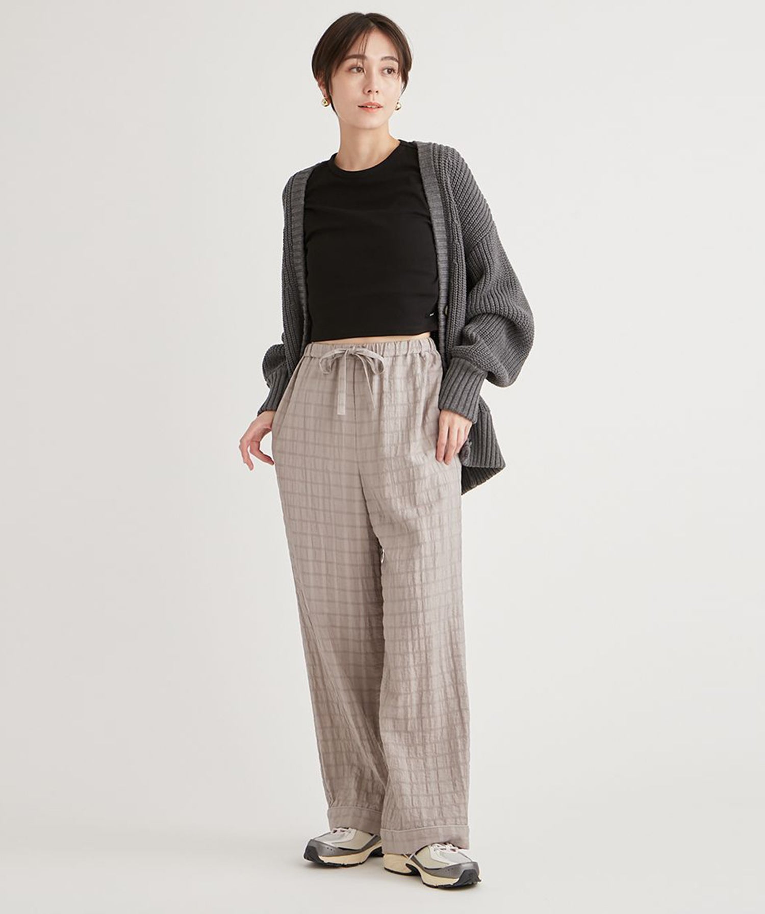 【emmi】emmi Logo莫代尔迷你T恤 emmi 女款运动休闲T恤短袖短款衣长/25SS 13WCT251060