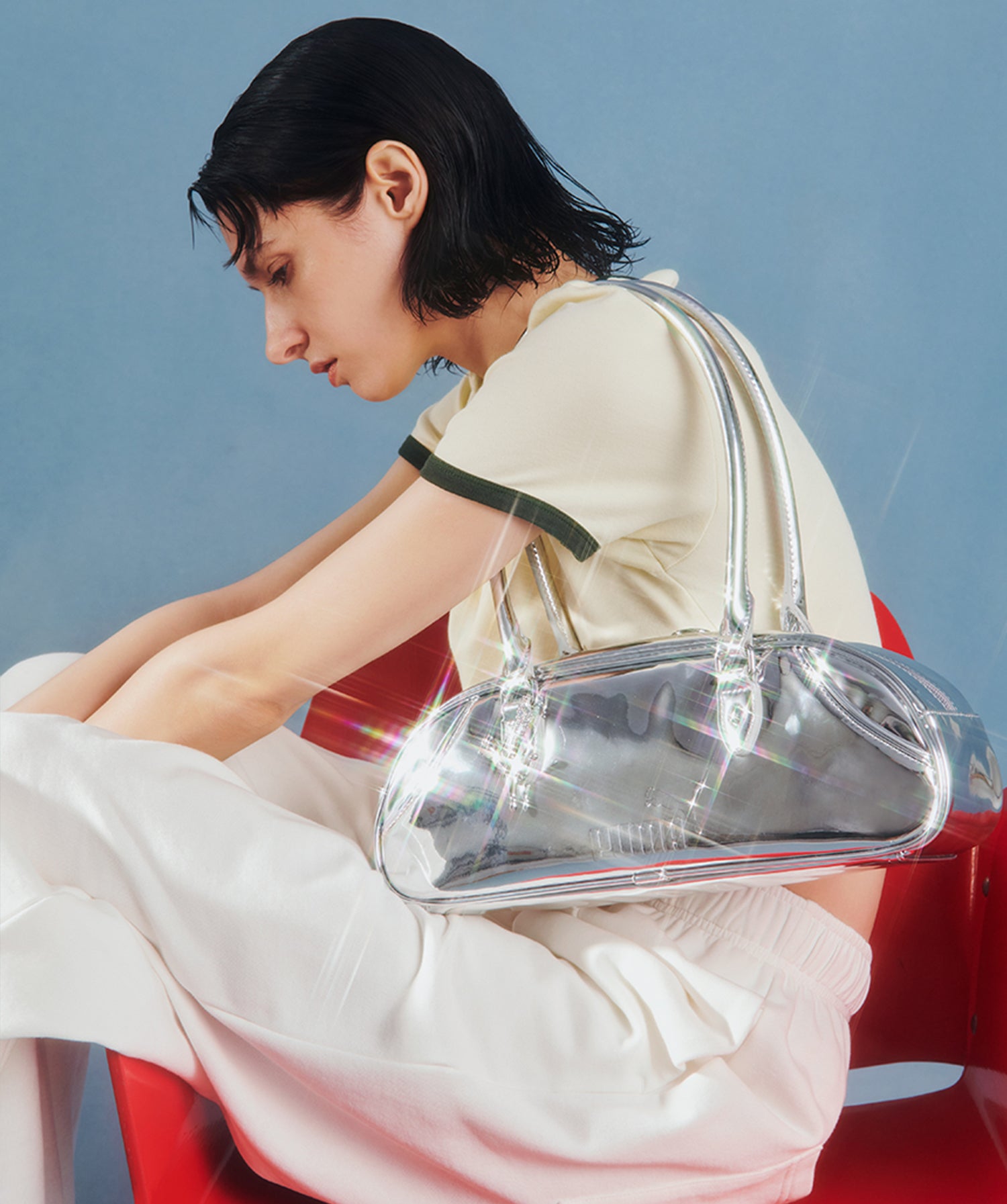 【emmi】emmi Logo莫代尔迷你T恤 emmi 女款运动休闲T恤短袖短款衣长/25SS 13WCT251060