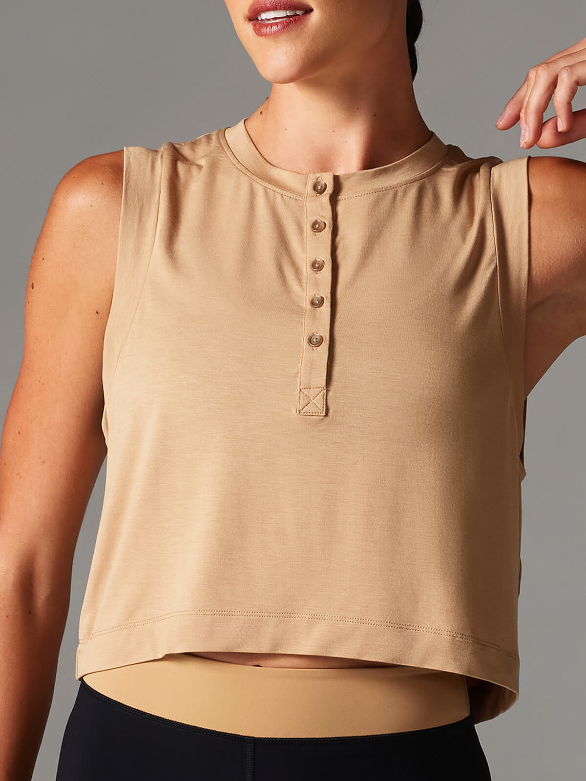 春クーポン][TAVI] ヘンリーマッスルタンク Henley Muscle Tank／ ヨガ