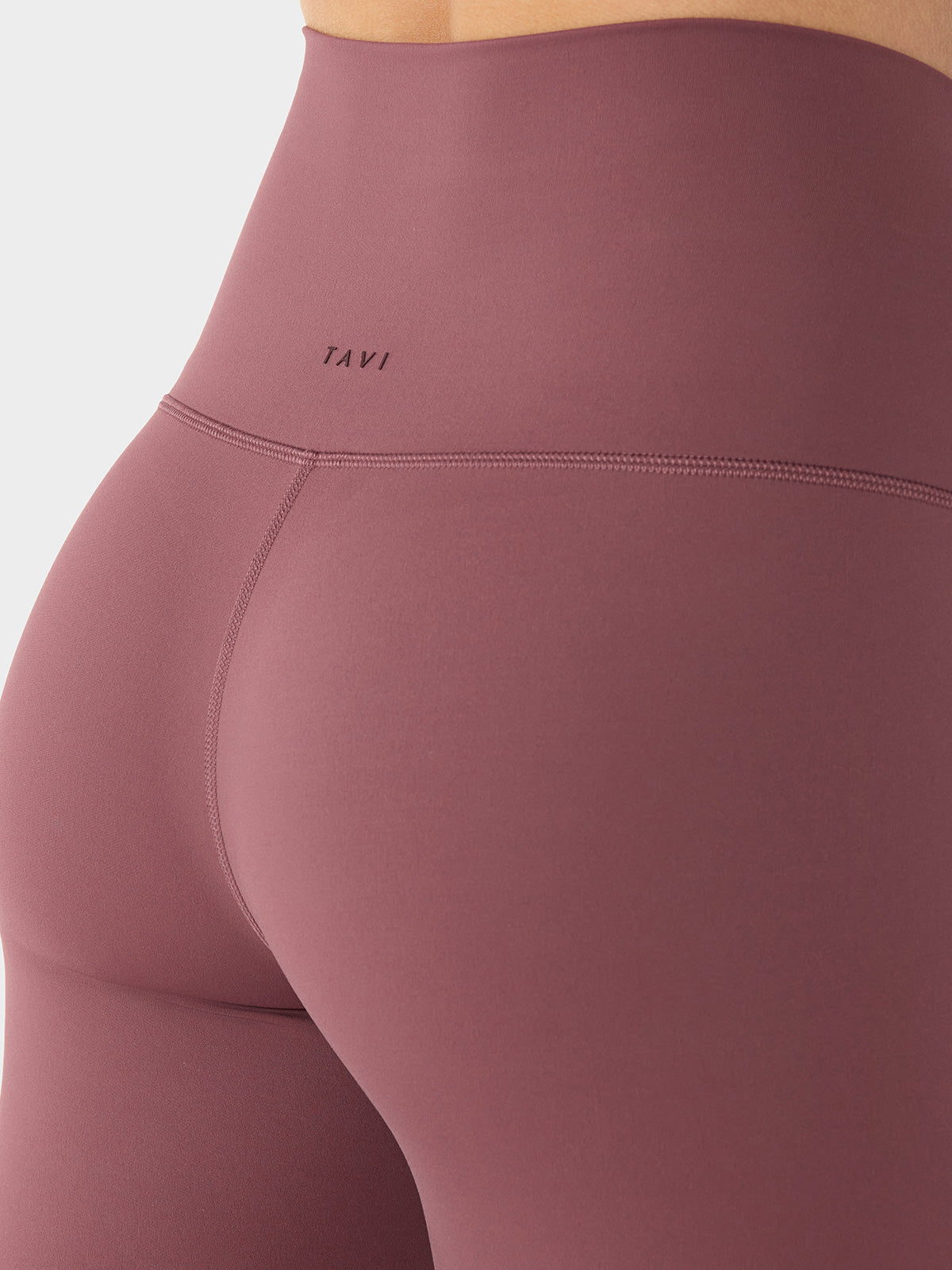 20%OFF[SALE][TAVI] ハイウエスト 7分丈 レギンス HIGH WAISTED LEGGINGS／ヨガ ボトムス ピラティス ヨガパンツ 美脚 美尻 体型カバー 26SS_D1