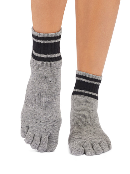 [ToeSox] Melody メロディー（Full-Toe／つま先あり） グリップ ソックス／ ヨガ ピラティス 滑り止め付 靴下 クルー丈 25FW_D3