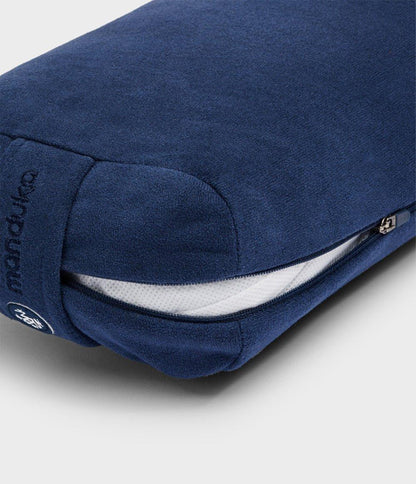 Manduka マンドゥカ 13%OFF[限定SALE]エンライト ヨガ ボルスター(リーン) / ヨガグッズ-ヨガボルスター-