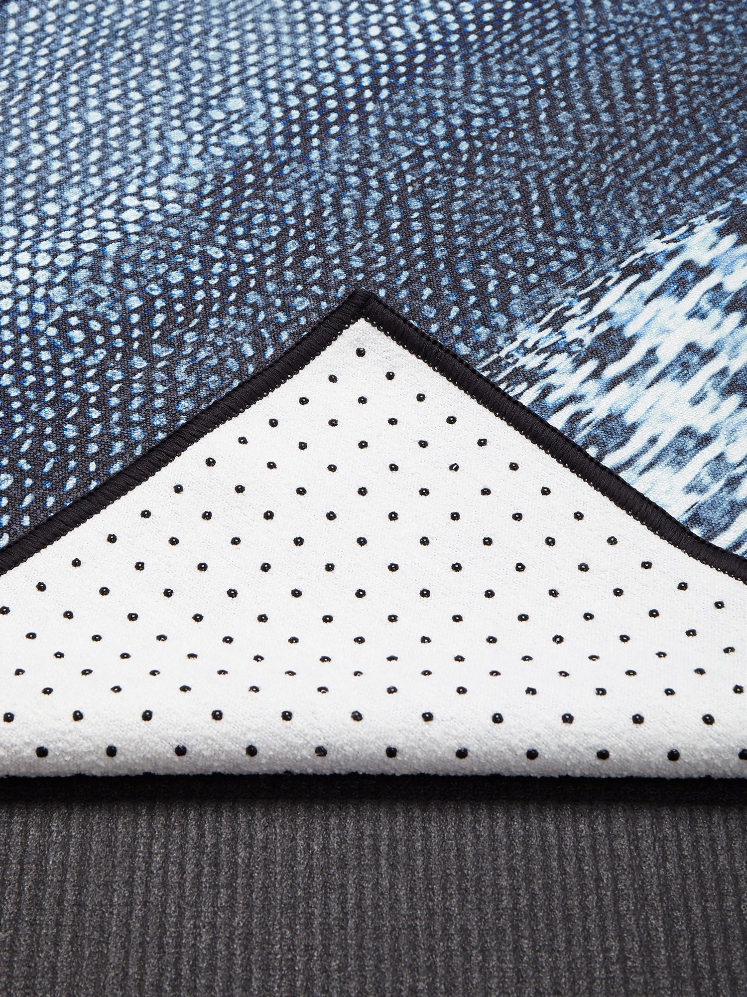 [Manduka] YOGITOES rスキッドレス マット 柄 プリント / マンドゥカ ヨギトース ヨガラグ ヨガタオル 25FW 2509