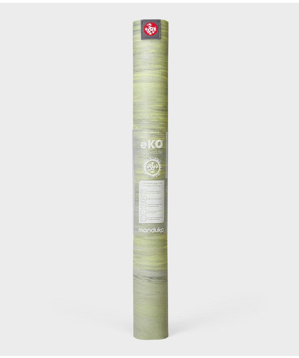 [Manduka] eko super lite エコ スーパーライト トラベル ヨガマット (1.5mm) 折りたたみ / eKO Super Lite Travel Yoga Mat マンドゥカ 軽量 24FW-Puravida! プラヴィダ　ヨガ ピラティス フィットネスショップ