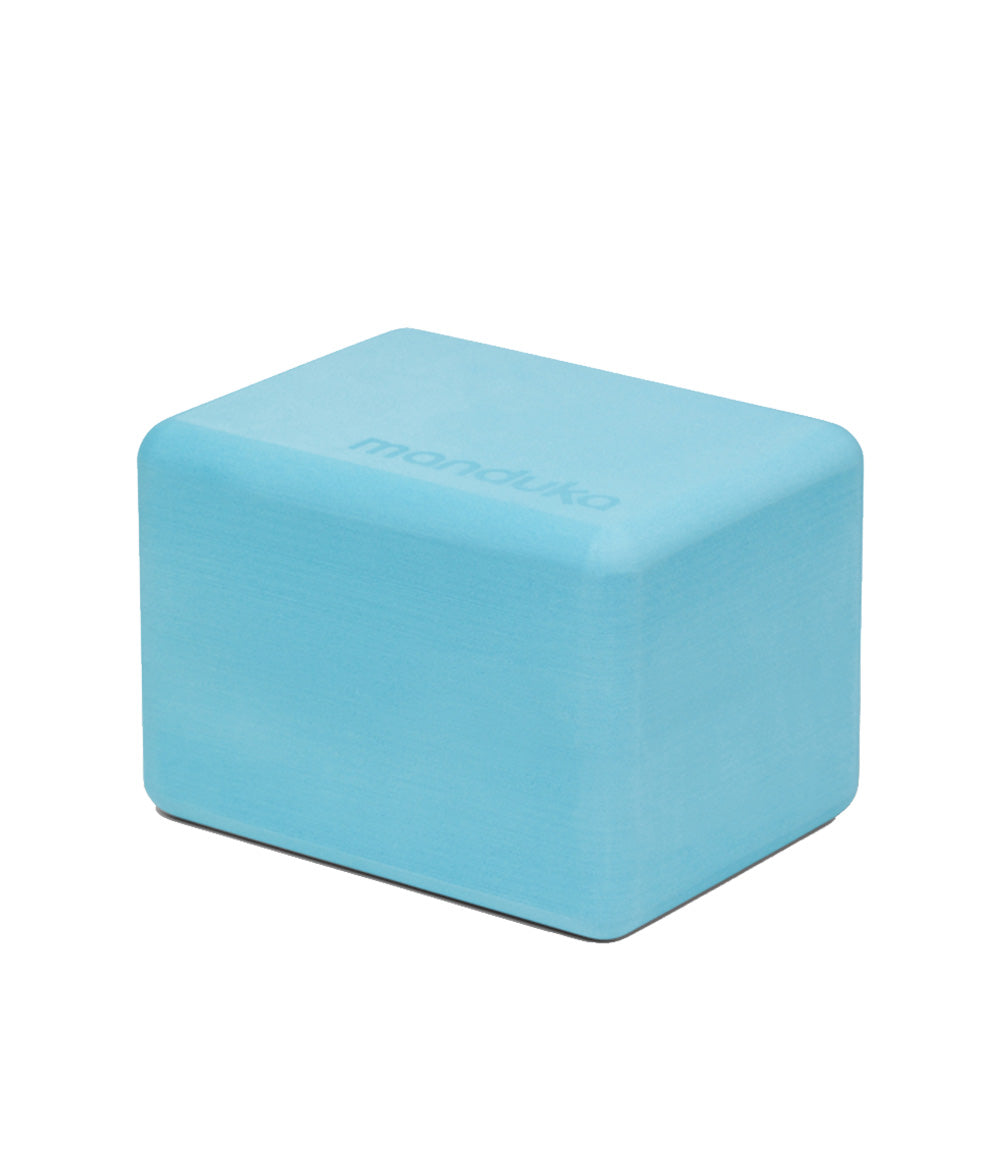 [Manduka] ヨガミニトラベルブロック ヨガブロック / Recycled Foam Yoga Mini Block 軽量 EVA 小さいサイズ ヨガグッズ