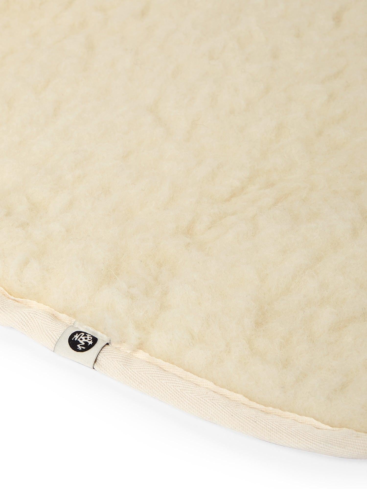 [Manduka] Shara Yoga Rug / Yoga Mat Foldable, Portable, Lightweight, Travel, Manduka 25SS