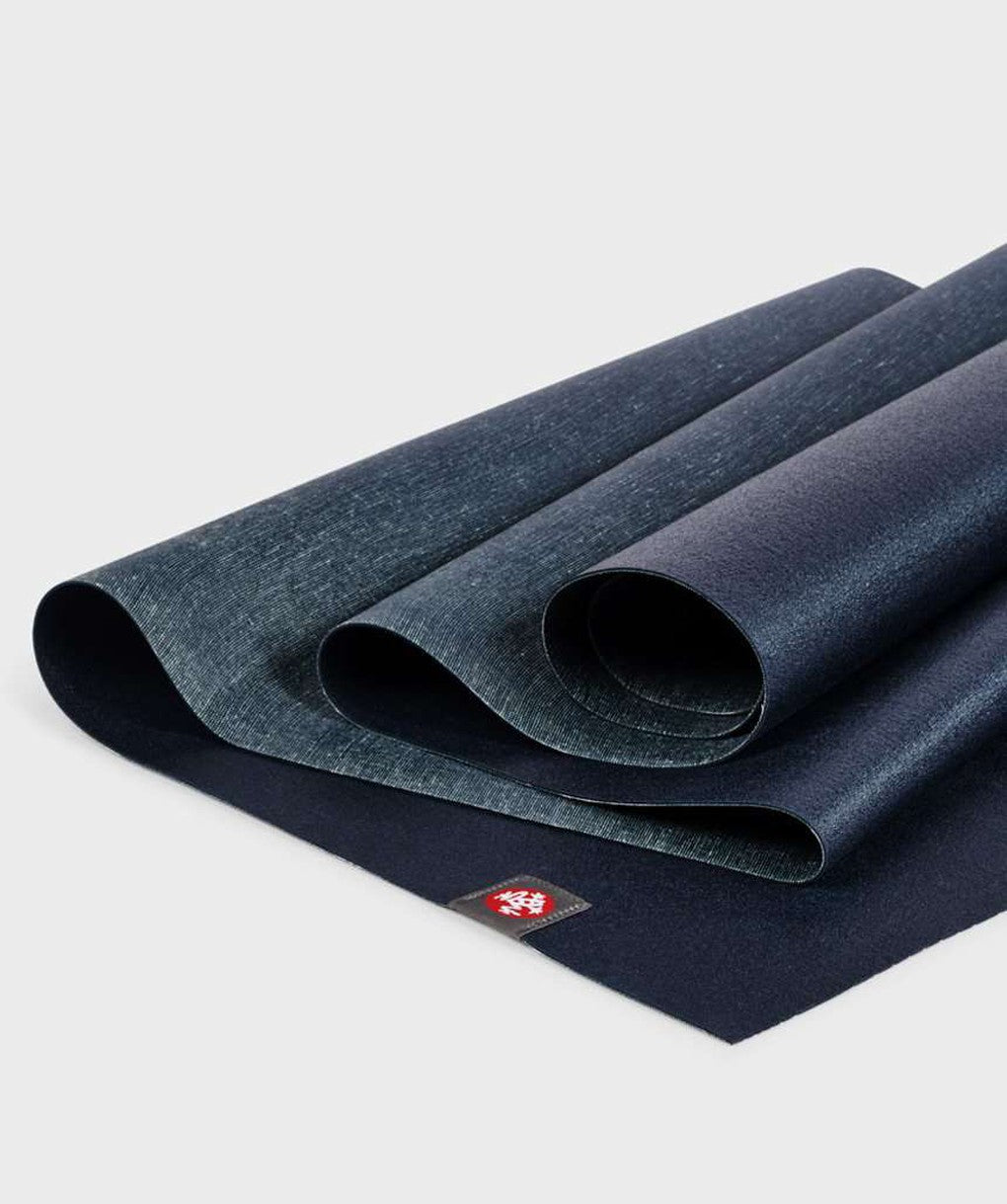 [Manduka] eKO スーパーライト トラベル ヨガマット ロング(200cm／1.5mm) 折りたたみ / eKO Super Lite Travel Yoga Mat Long 全2色 マンドゥカ 軽量-Puravida! プラヴィダ　ヨガ ピラティス フィットネスショップ