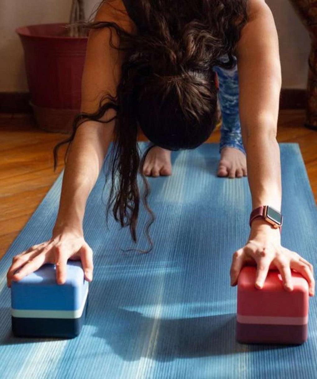 [Manduka] ヨガミニトラベルブロック ヨガブロック / Recycled Foam Yoga Mini Block 軽量 EVA 小さいサイズ ヨガグッズ[SOFF]-Puravida! プラヴィダ　ヨガ ピラティス フィットネスショップ